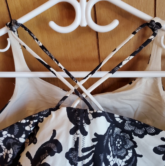 Lululemon Laceoflage Tank - Picture 4 of 6